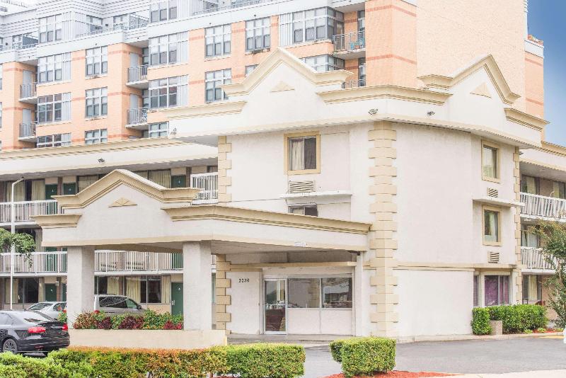 هتل Days Inn By Wyndham Arlington Pentagon