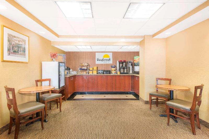 호텔 Days Inn By Wyndham Arlington Pentagon