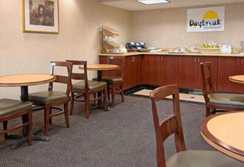 호텔 Days Inn By Wyndham Arlington Pentagon