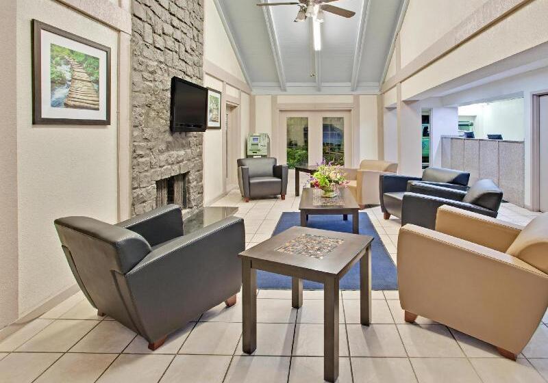 בית מלון כפרי Days Inn By Wyndham College Park Airport Best Road