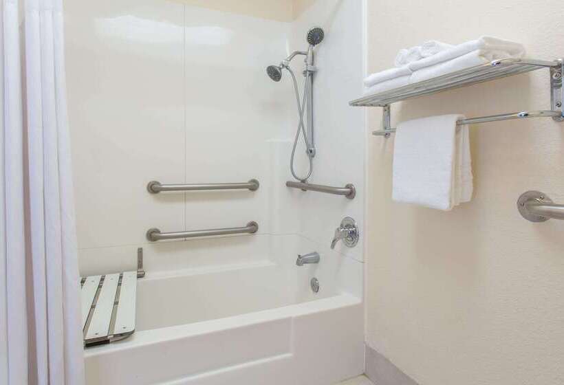 فندق Days Inn By Wyndham Modesto