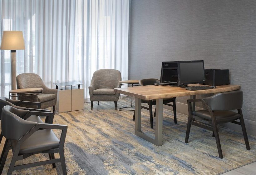 Delta Hotels By Marriott Seattle Everett