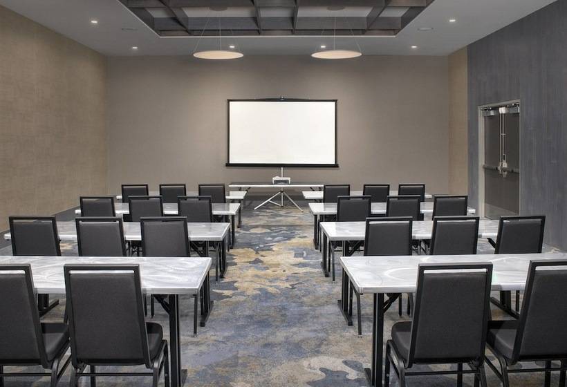 Delta Hotels By Marriott Seattle Everett