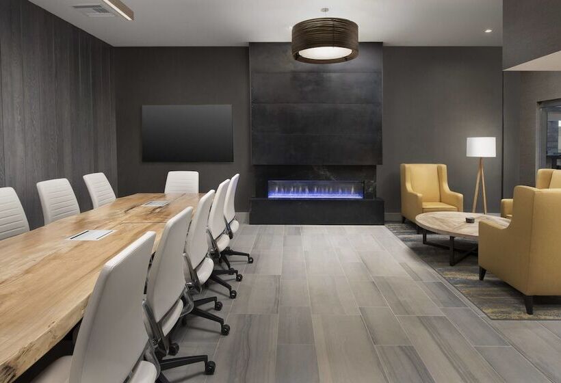 Delta Hotels By Marriott Seattle Everett