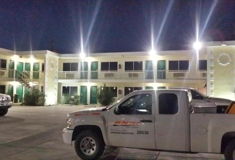 فندق Desert Mirage Inn & Suites