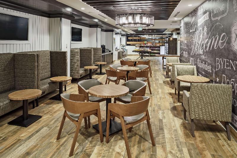 Doubletree By Hilton Hotel Denver