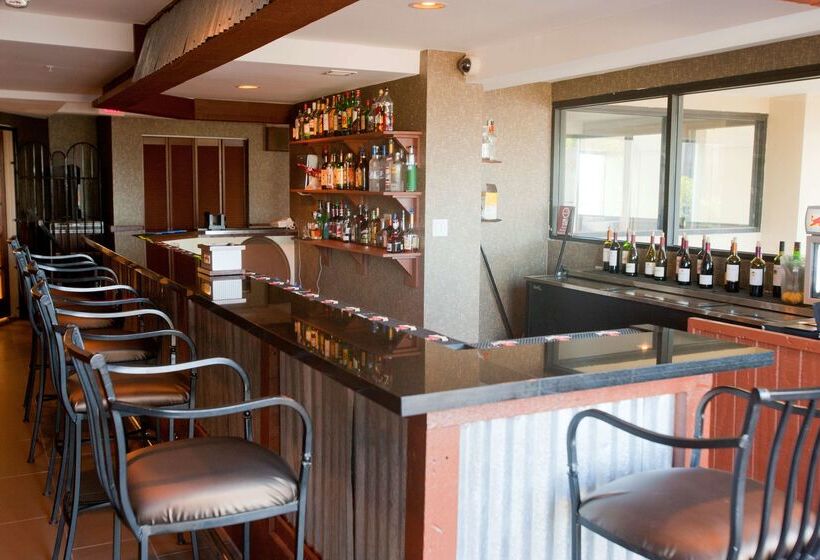 Отель Wyndham Midland Downtown