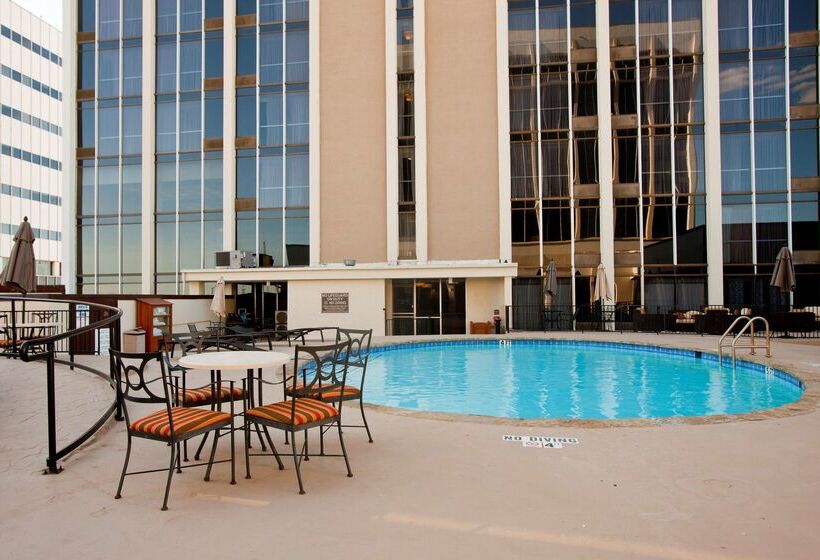 Отель Wyndham Midland Downtown