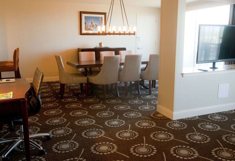 Отель Wyndham Midland Downtown