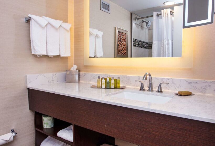 فندق Doubletree By Hilton Neenah