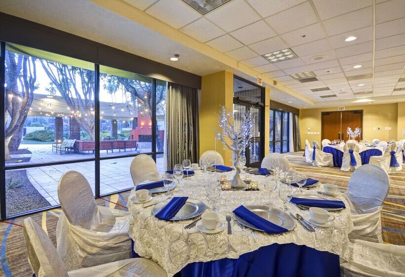 فندق Doubletree By Hilton Phoenix North