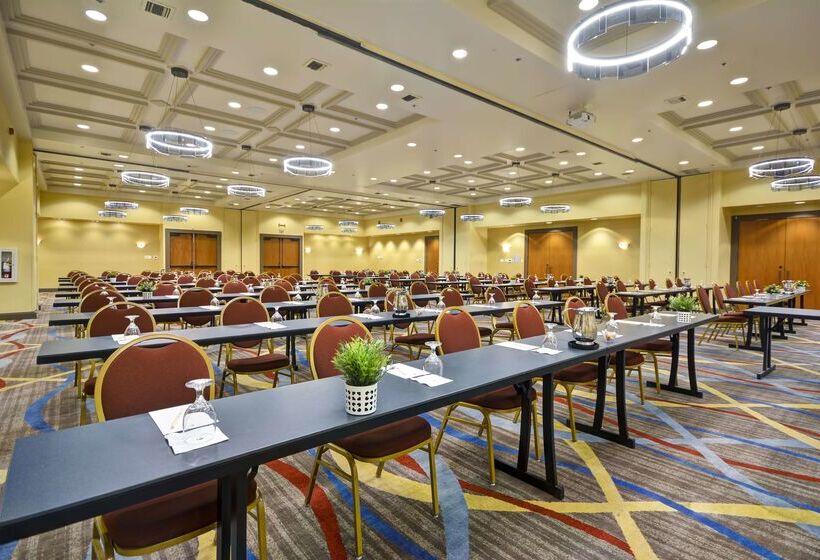 فندق Doubletree By Hilton Phoenix North