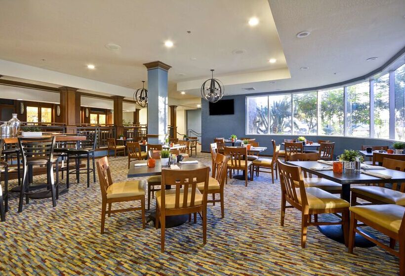 فندق Doubletree By Hilton Phoenix North