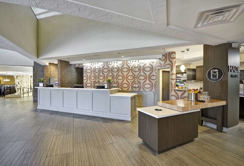 فندق Doubletree By Hilton Phoenix North