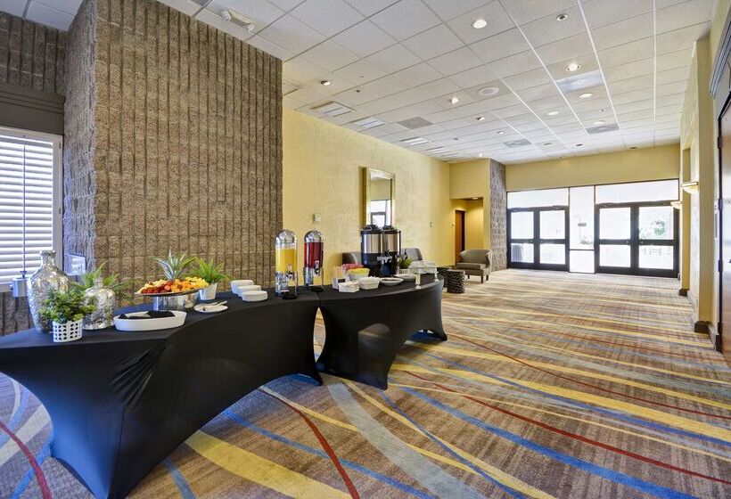 فندق Doubletree By Hilton Phoenix North