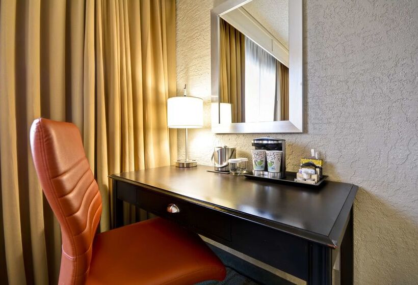 فندق Doubletree By Hilton Phoenix North