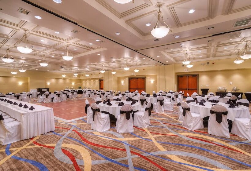 فندق Doubletree By Hilton Phoenix North