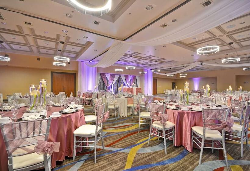 فندق Doubletree By Hilton Phoenix North