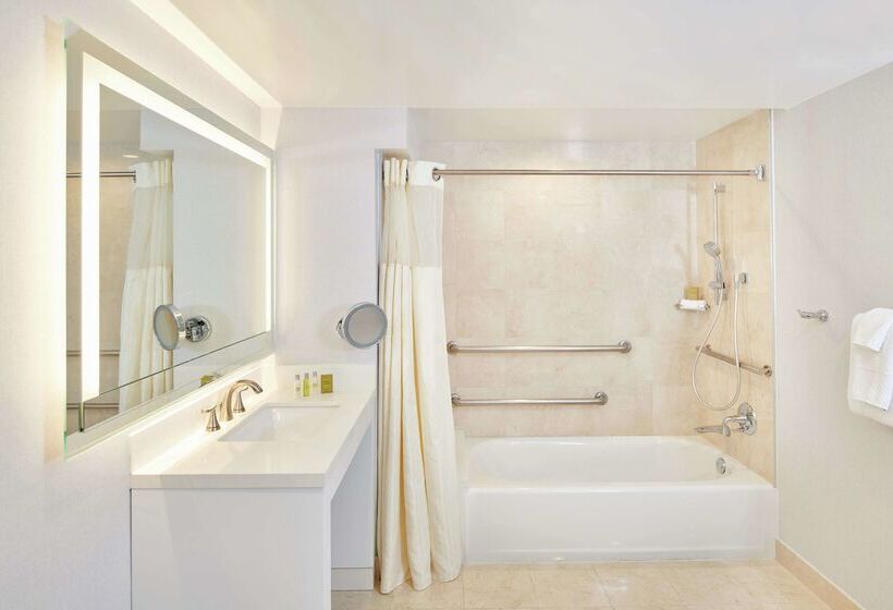 ホテル Doubletree By Hilton Torrance South Bay