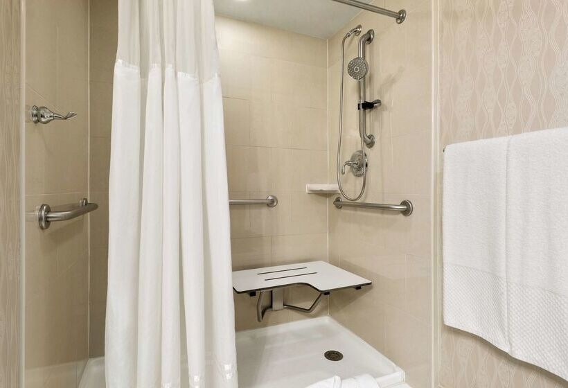 Doubletree By Hilton Hotel Wichita Airport