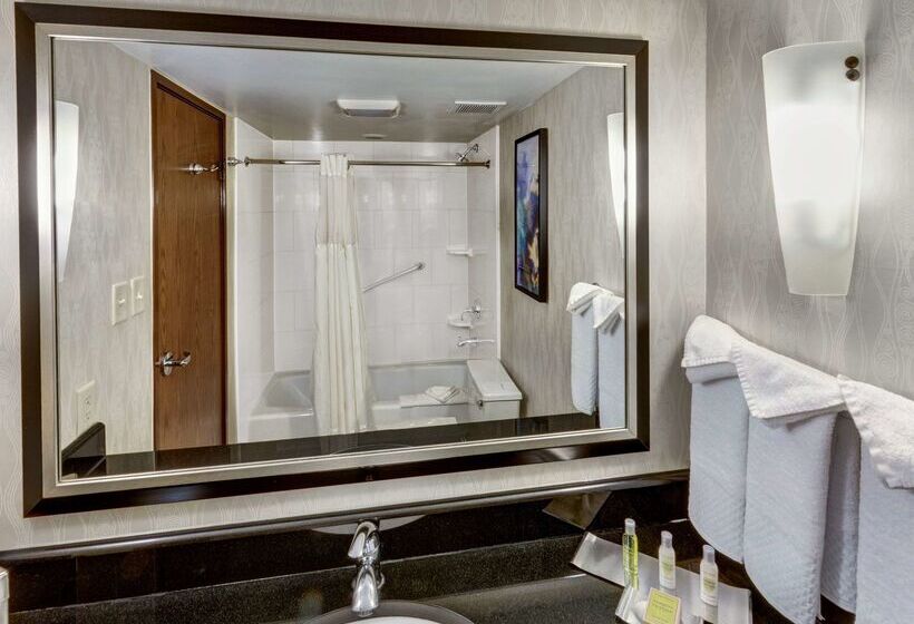 Doubletree By Hilton Hotel Wichita Airport