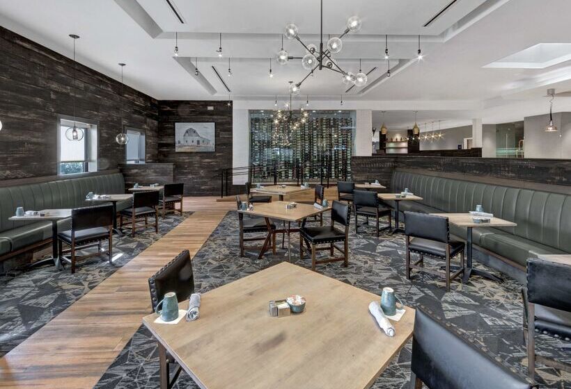 Doubletree By Hilton Hotel Wichita Airport