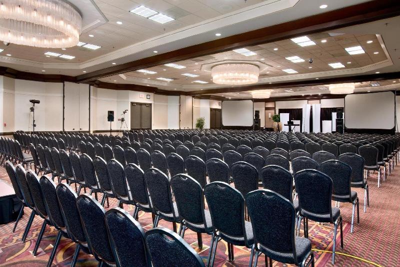 Doubletree By Hilton Hotel Wichita Airport