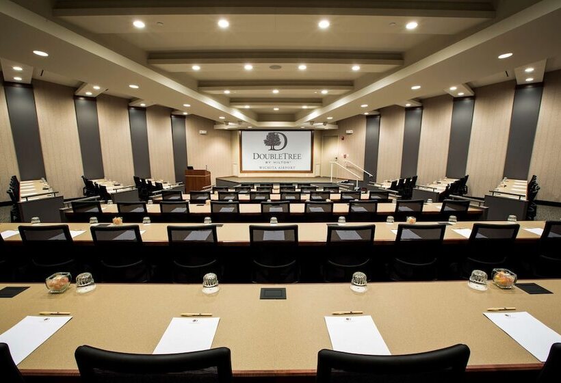 Doubletree By Hilton Hotel Wichita Airport