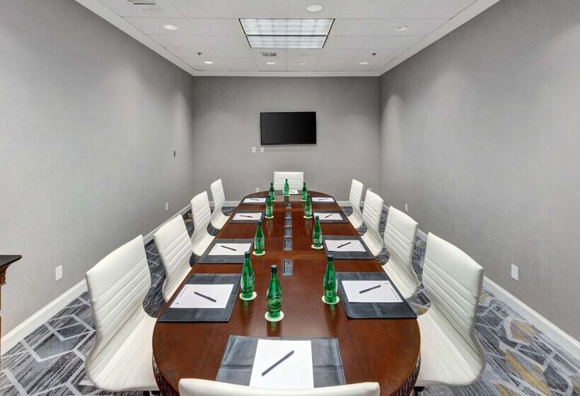 Doubletree By Hilton Hotel Wichita Airport