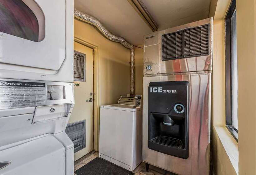 فندق Econo Lodge