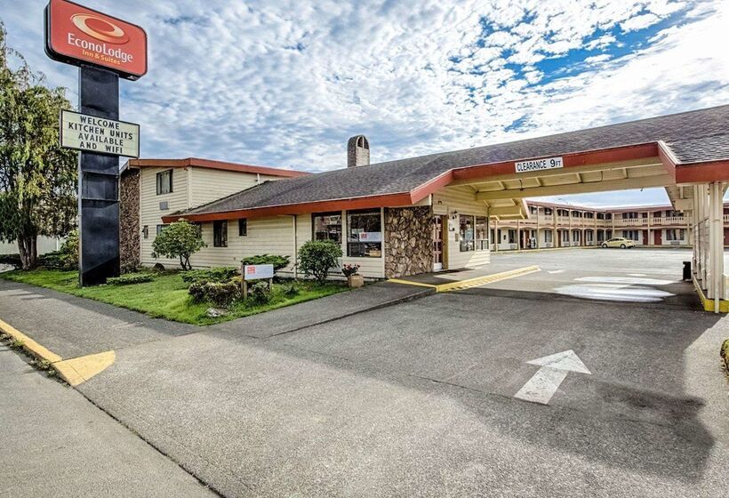 فندق Econo Lodge Inn & Suites