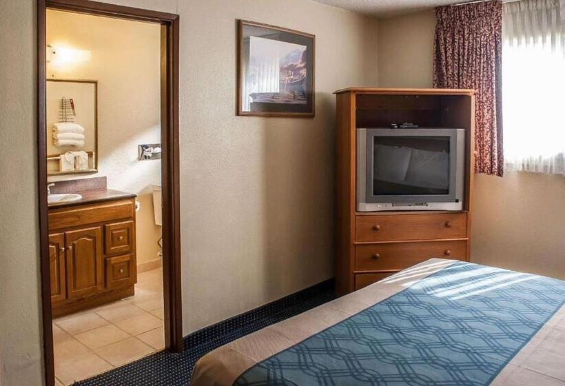 فندق Econo Lodge Inn & Suites