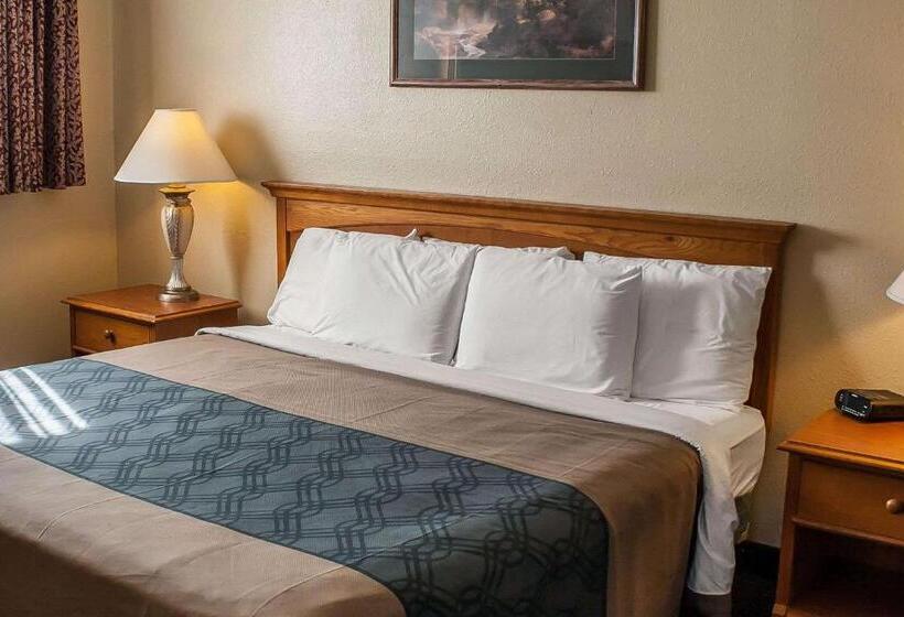 فندق Econo Lodge Inn & Suites