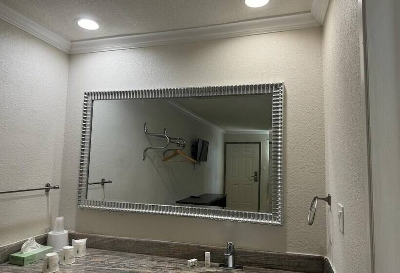호텔 Baymont By Wyndham Bakersfield