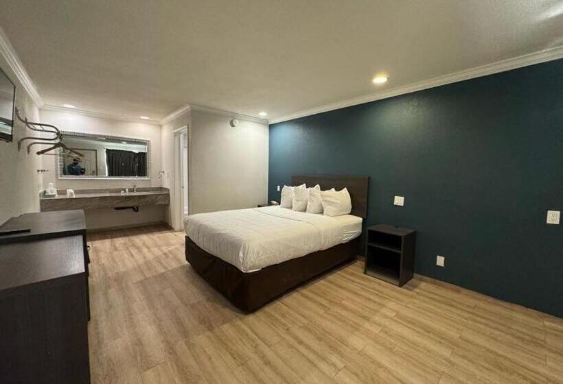 호텔 Baymont By Wyndham Bakersfield