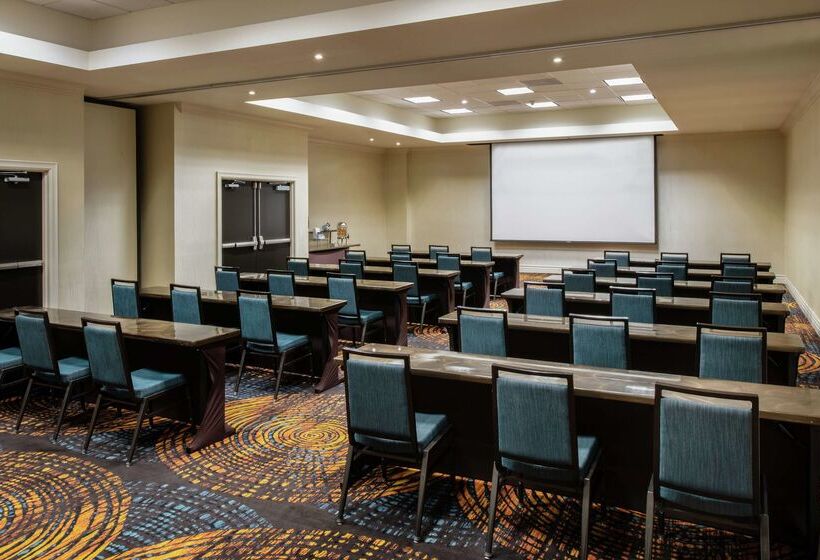 فندق Embassy Suites By Hilton Walnut Creek