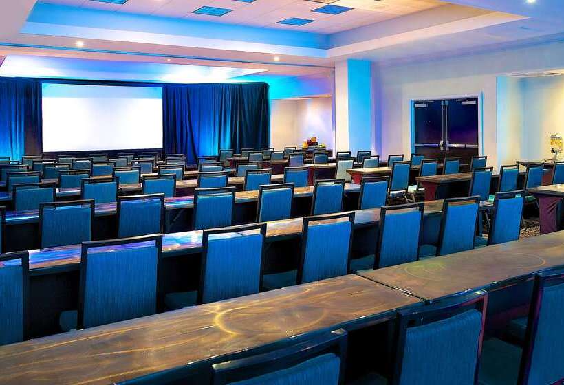 فندق Embassy Suites By Hilton Walnut Creek