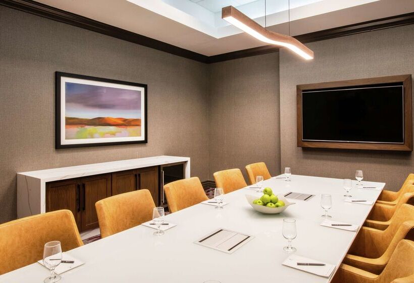 فندق Embassy Suites By Hilton Walnut Creek