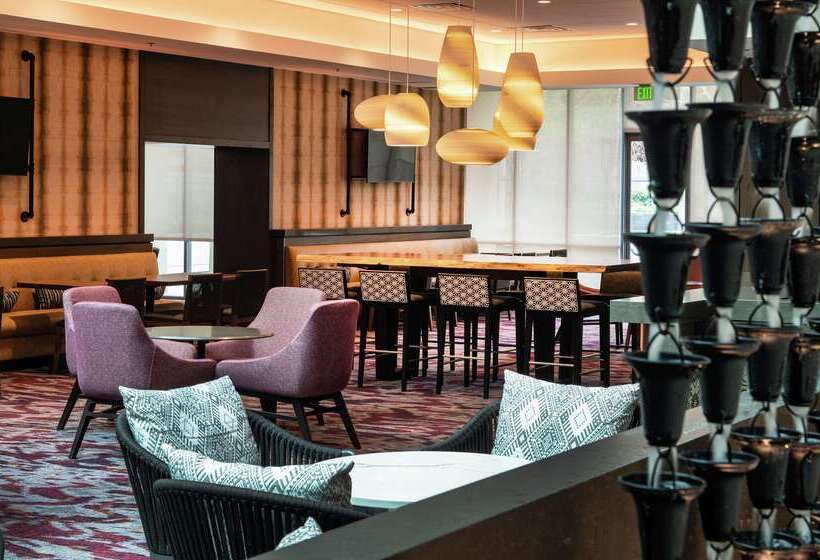 فندق Embassy Suites By Hilton Walnut Creek