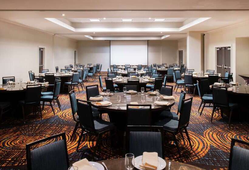 فندق Embassy Suites By Hilton Walnut Creek