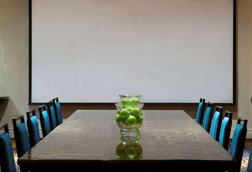 فندق Embassy Suites By Hilton Walnut Creek