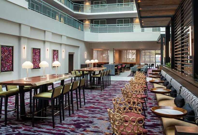 فندق Embassy Suites By Hilton Walnut Creek