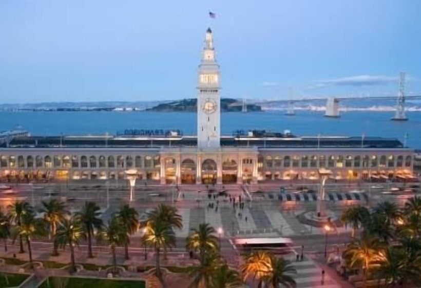 Executive Hotel Vintage Court