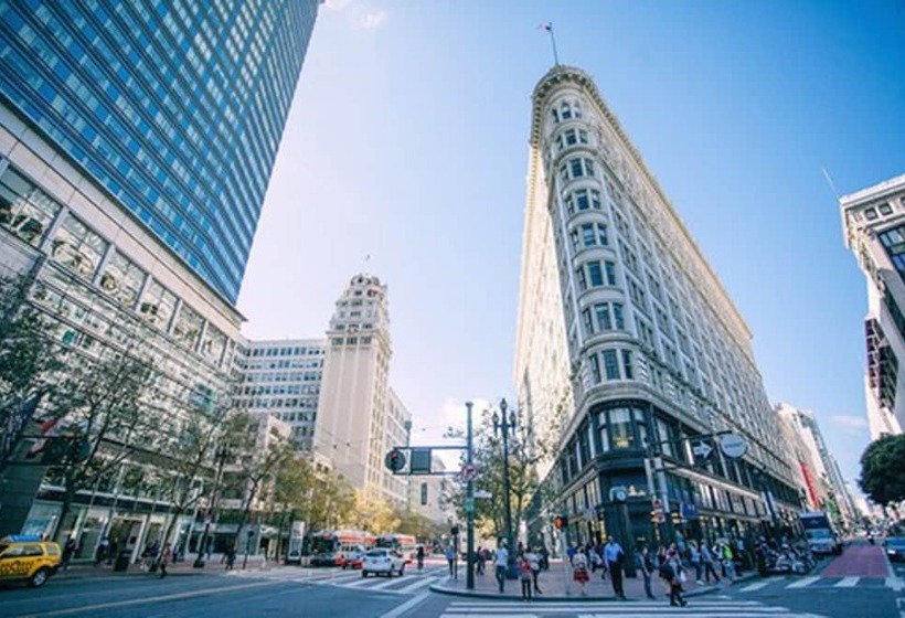 Executive Hotel Vintage Court