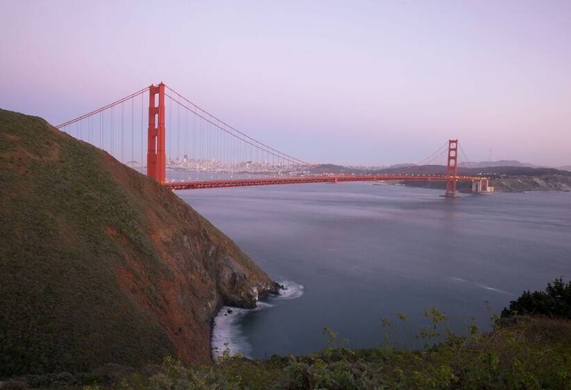 Executive Hotel Vintage Court