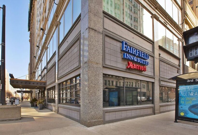 هتل Fairfield Inn & Suites By Marriott Milwaukee Downtown