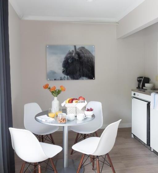 هتل Field Guide Lodge