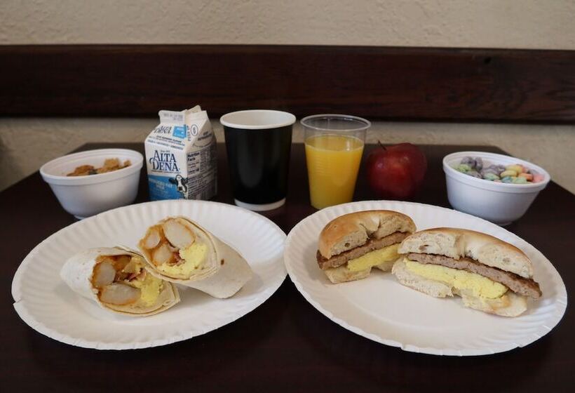 هتل Greentree Inn Flagstaff