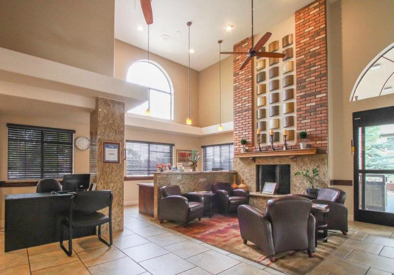 هتل Greentree Inn Flagstaff