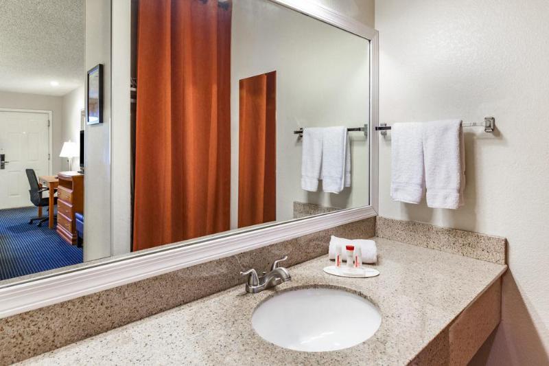 هتل Greentree Inn Flagstaff